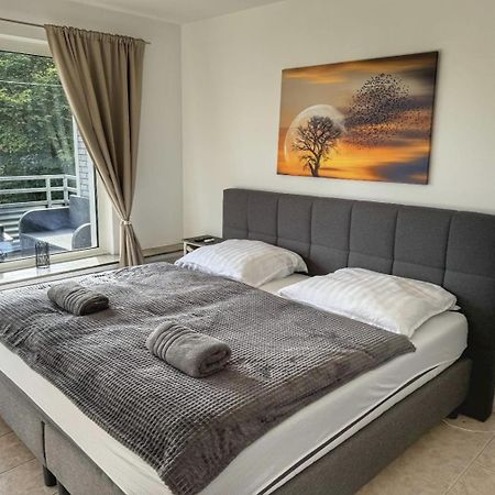 2 Zimmer Apartment Mit Balkon Wuppertal Exterior foto